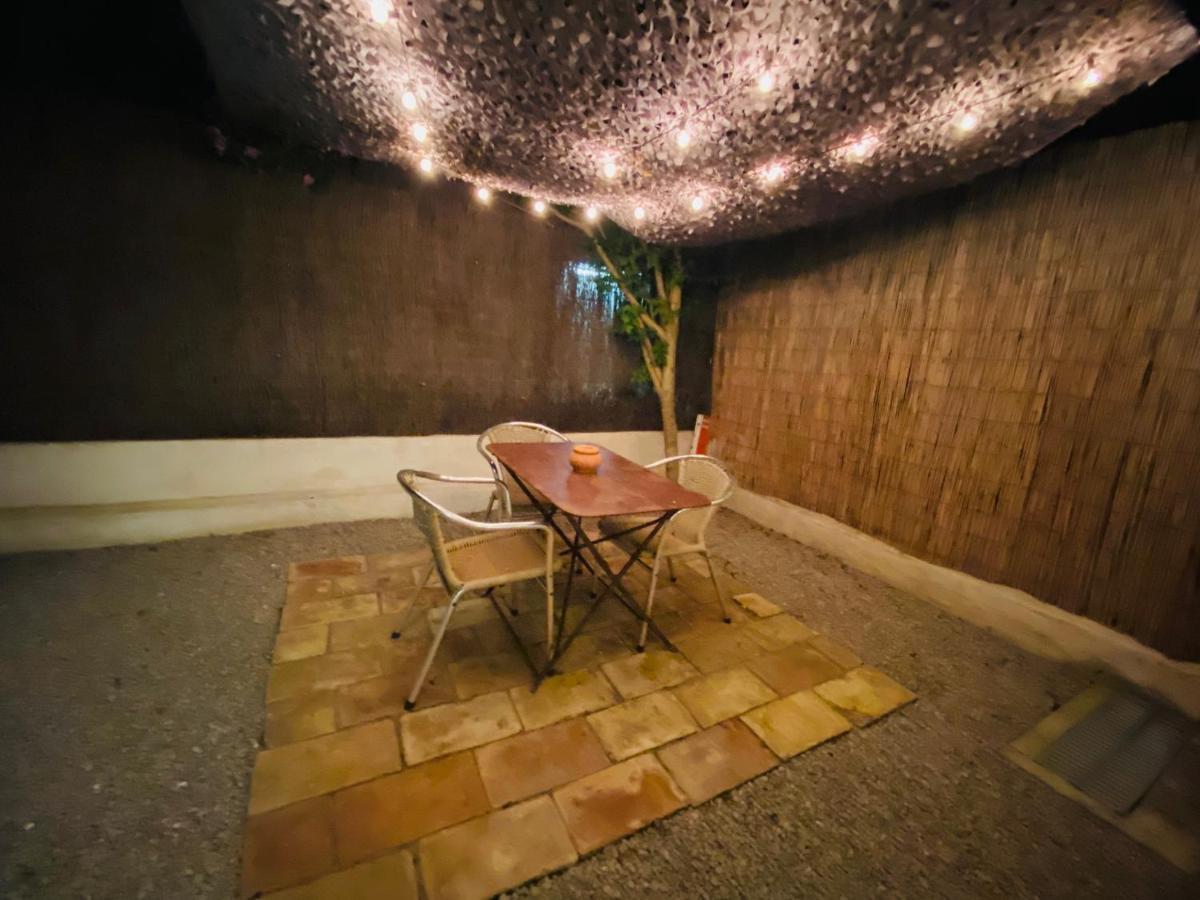 Grand Studio De 38M2 Et Cour Independante De 25M2 Dont Wifi Et Netflix Lägenhet Montpellier Exteriör bild